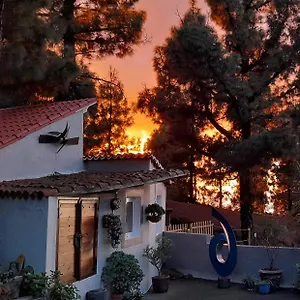 Casa Aguar: Acogedora Casa De Invitados En El Bosque , Barrial España